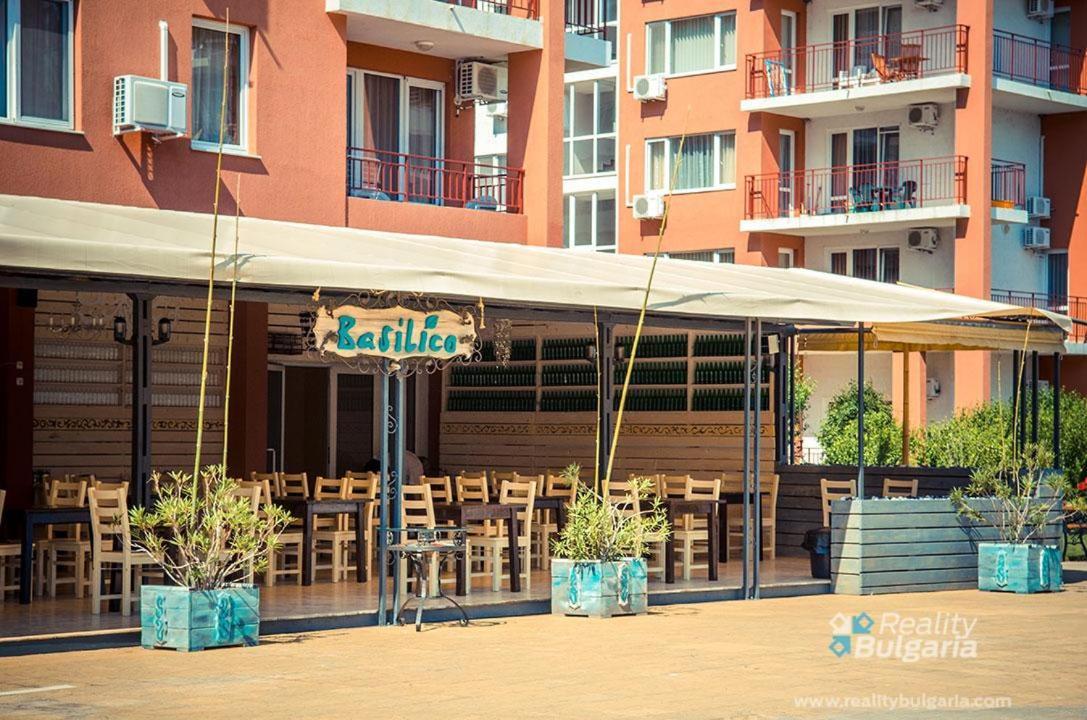 Beautiful Apartment Right By The Sea, Светий Влас Екстер'єр фото