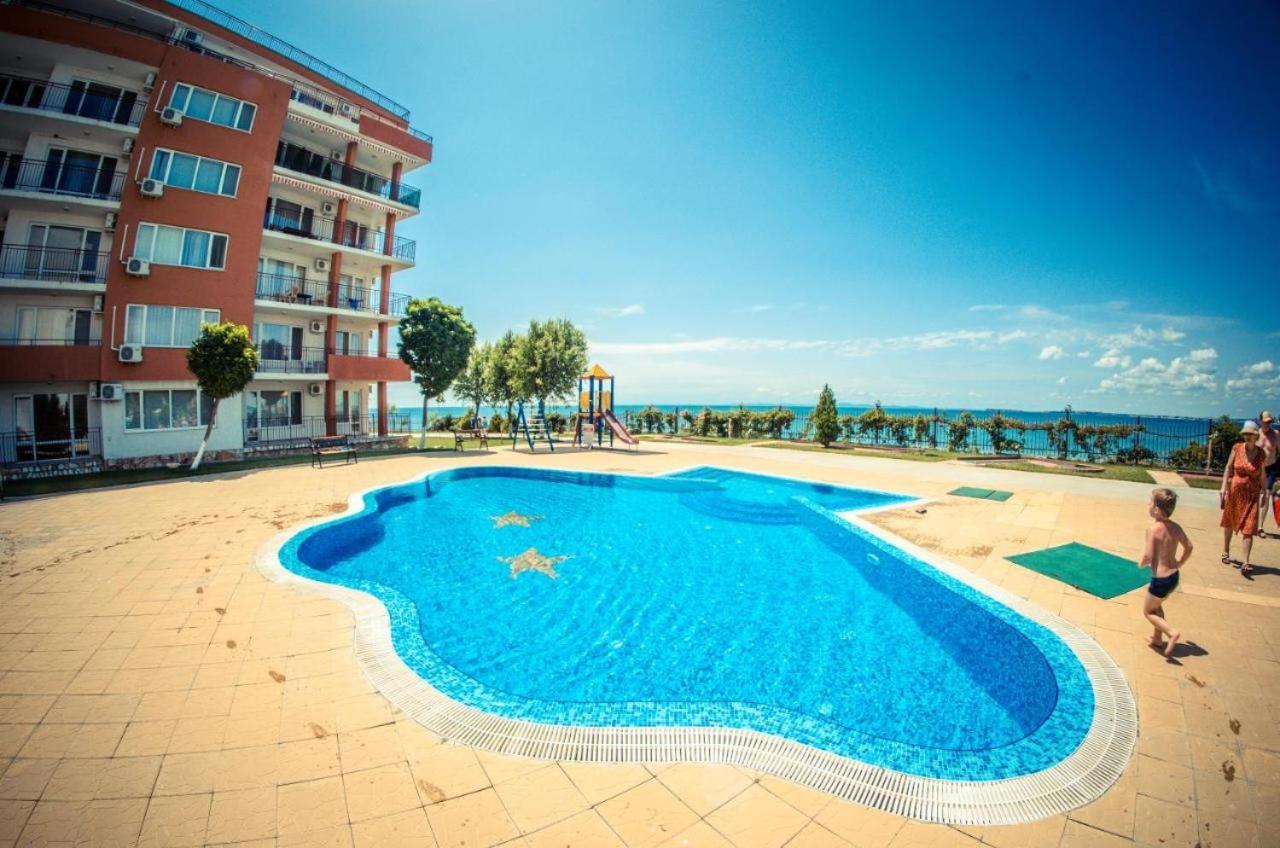 Beautiful Apartment Right By The Sea, Светий Влас Екстер'єр фото