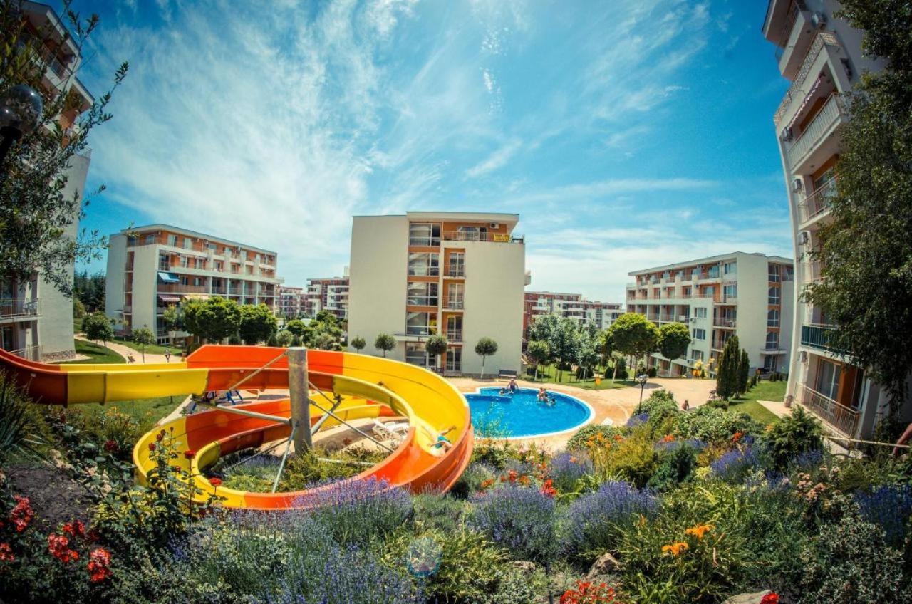 Beautiful Apartment Right By The Sea, Светий Влас Екстер'єр фото